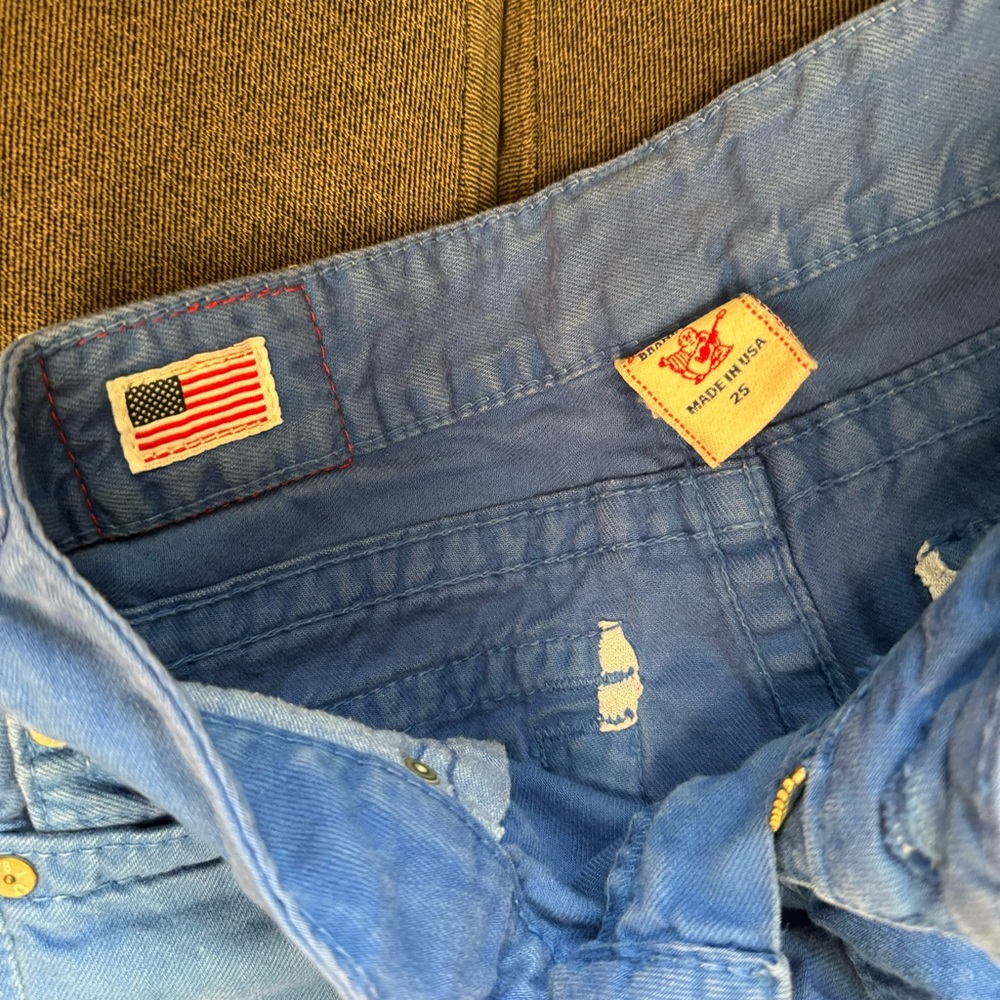 True Religion Cutoff Shorts - Picture 3 of 3